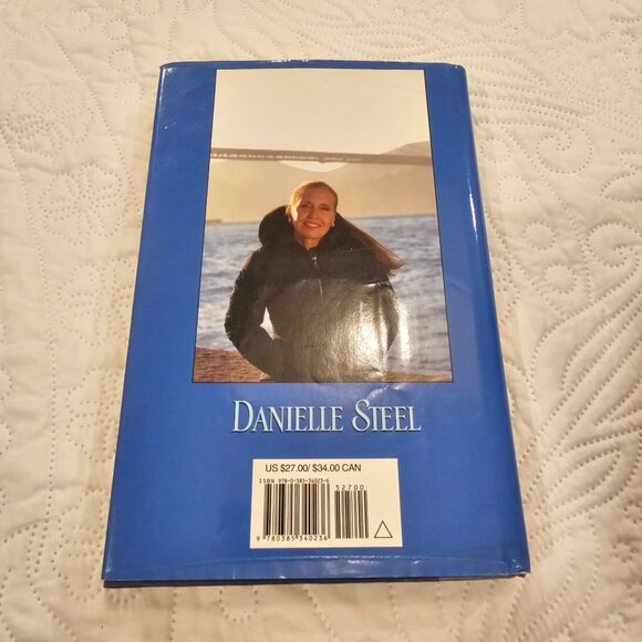 Danielle Steel Hardcover Book Lot - Amazing Grace Beauchamp Hall Without A Trace - Picture 13 of 14